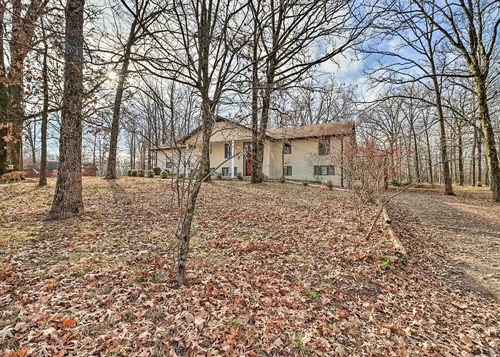 40-Acre Poplar Bluff Nature Lovers Paradise!