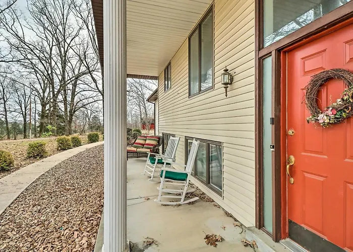 40-Acre Poplar Bluff Nature Lovers Paradise!
