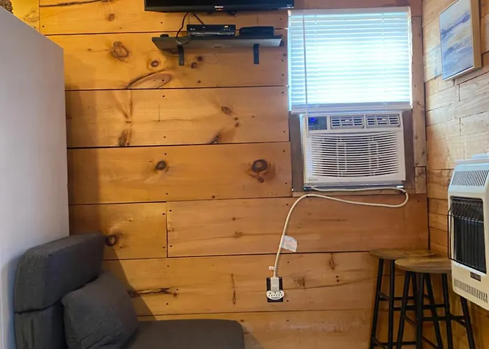 Cozy Little Cabin