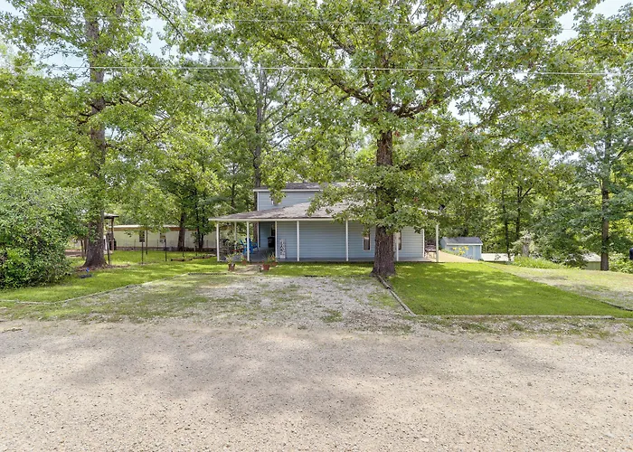 'The Lakehouse' Lovely Wappapello Country Home!